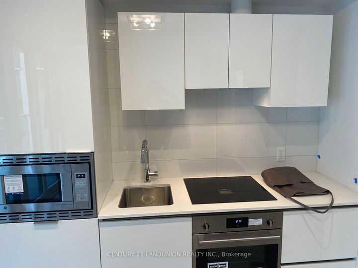 Photo de la propriété:  230 Simcoe Street 1336  ON M5T 0G7 