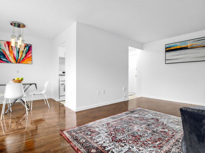 Property Photo: 8 Kingsbridge Court 407 ON M2R 1L5