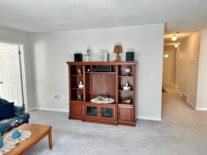 Property Photo: 45 Pine Ridge Gate E ON P1P 1Y4