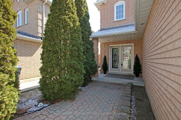 Property Photo: 3 Frustac Trail ON L7E 2A9
