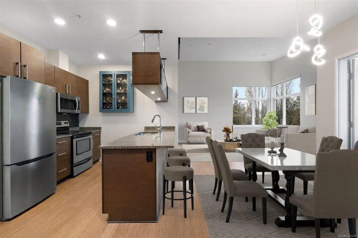 Photo de la propriété:  4394 West Saanich Rd 404  BC V8Z 0B5 