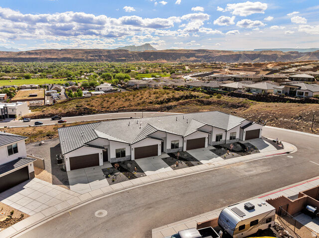 Property Photo:  2046 W 320 S  UT 84737 