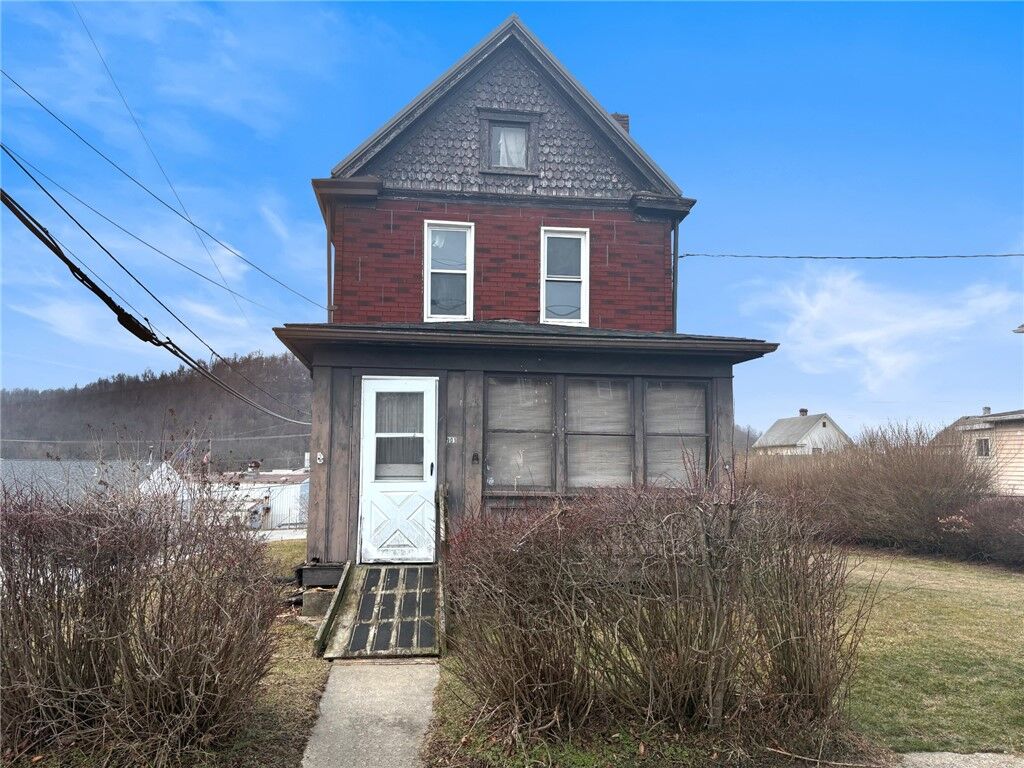 Property Photo:  901 Broadway Ave  PA 16029 