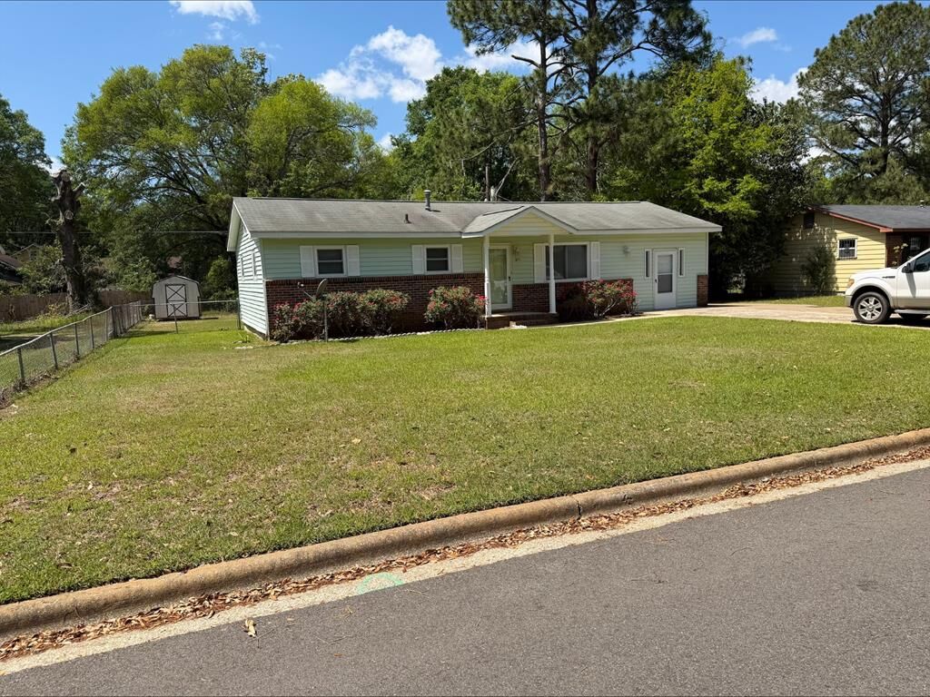 Property Photo: 311 Lexington Drive GA 31705
