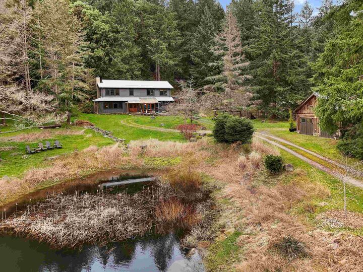 594 Horton Bay Road — photo 1