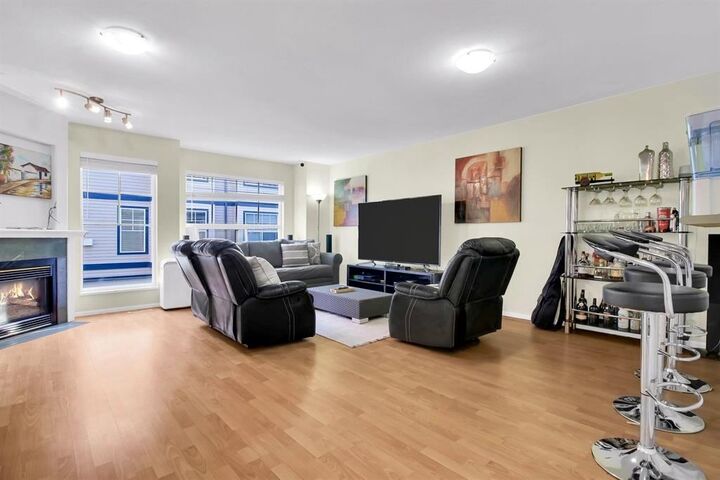 Property Photo: 9118 149 Street 503 BC V3R 3Z6