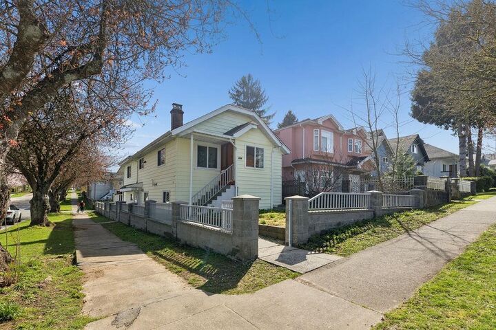 3708 Dumfries Street — photo 1