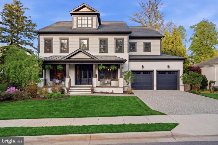 Property Photo:  2907 N Kensington Street  VA 22207 