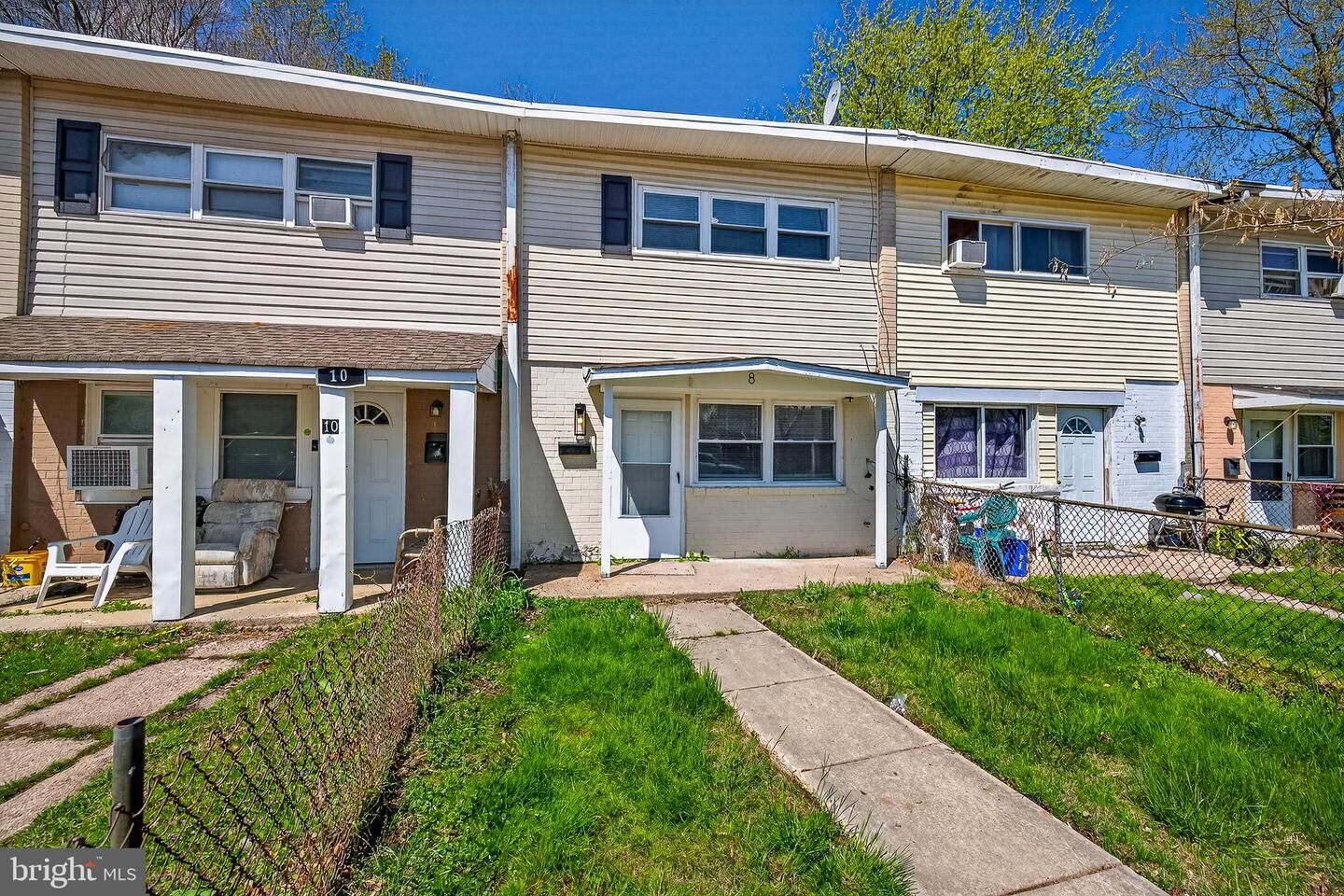 Property Photo:  8 Thorn Court  DE 19720 