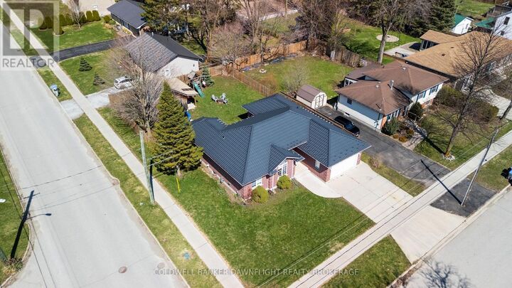 Property Photo:  148 Broadway Street  ON N0M 2K0 