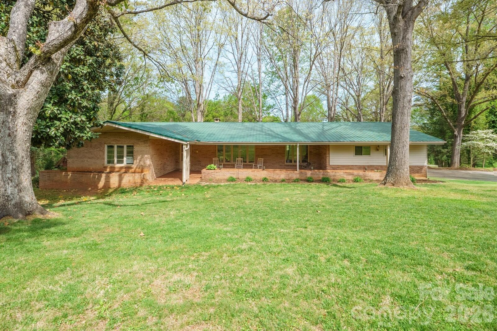 Property Photo: 465 28th Avenue Lane NE NC 28601