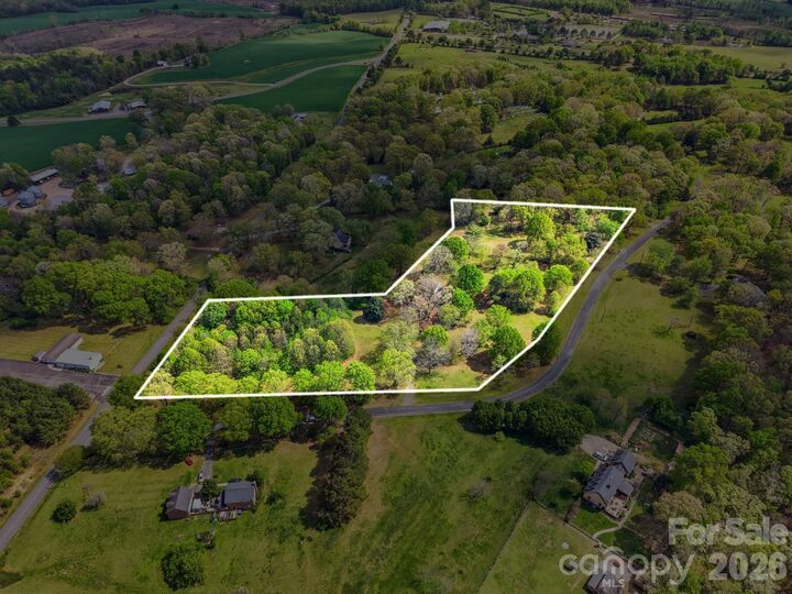 Property Photo:  3101 Hampton Downs Drive  NC 28112 