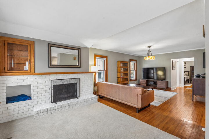 Property Photo:  1213 Northwestern Avenue  IA 50010 