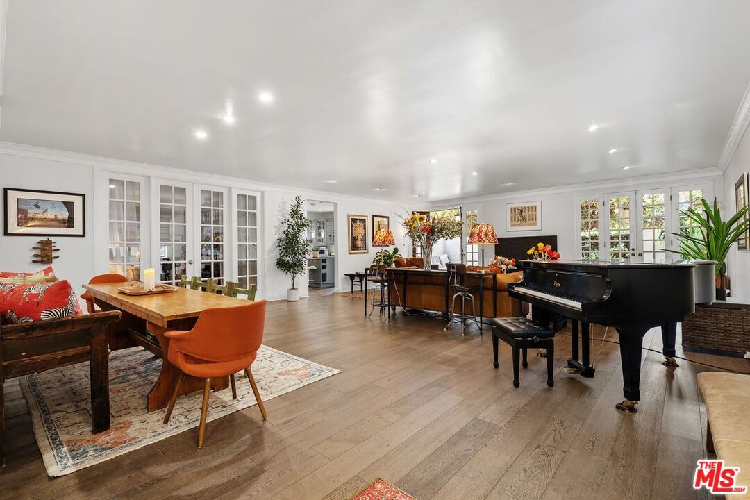 Property Photo: 11815 Dorothy St CA 90049