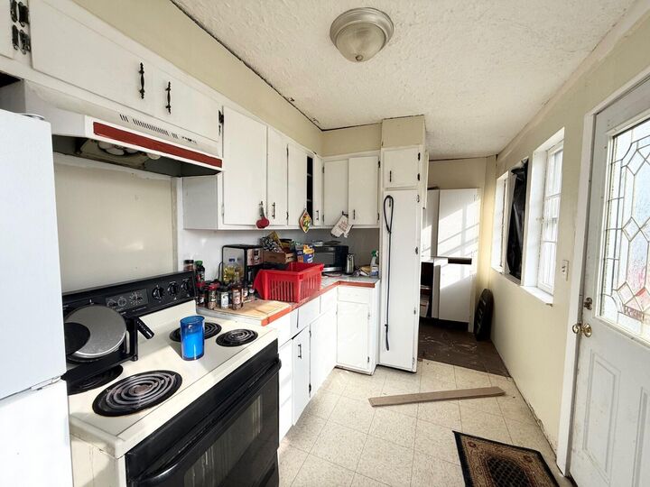 Property Photo:  798 Pike SW Street  OH 43062 