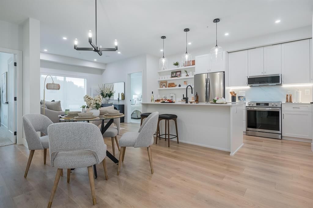 Property Photo:  46187 Thomas Road 405  BC V2R 6H3 