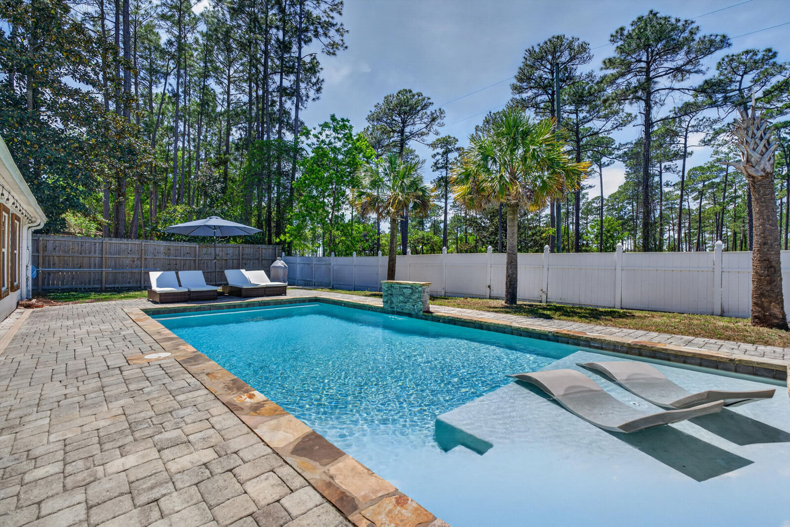 Property Photo:  209 Santa Barbara Avenue  FL 32459 