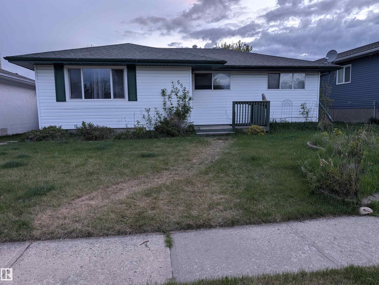 Property Photo: 5524 47A Street AB T7S 1A4