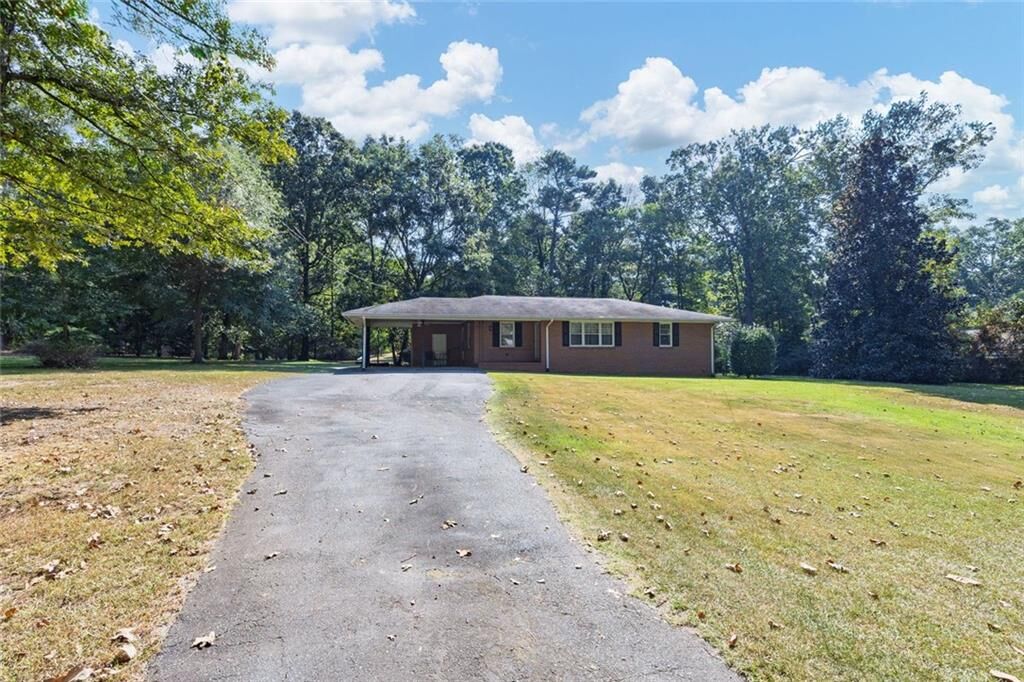 Property Photo: 1589 Hammond Woods SW GA 30008