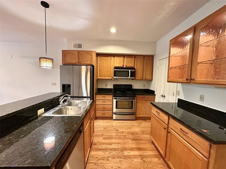 Property Photo: 1602 Elgin Street 13 TX 77004