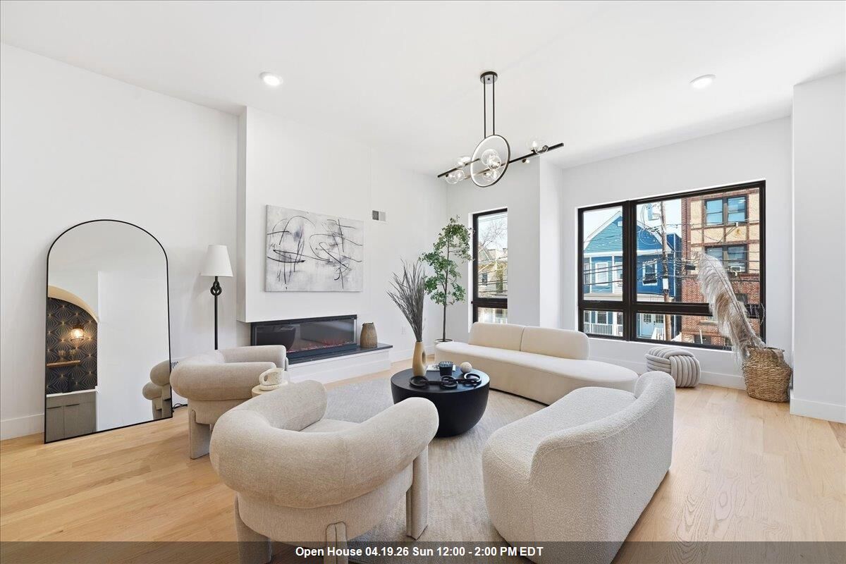 Property Photo:  81 Lexington Ave 1  NJ 07304 