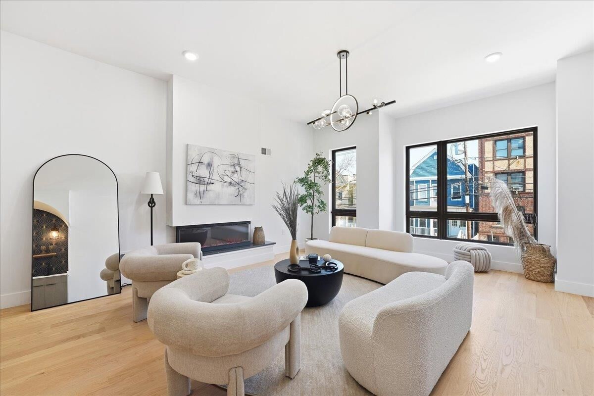 Property Photo:  81 Lexington Ave 1  NJ 07304 