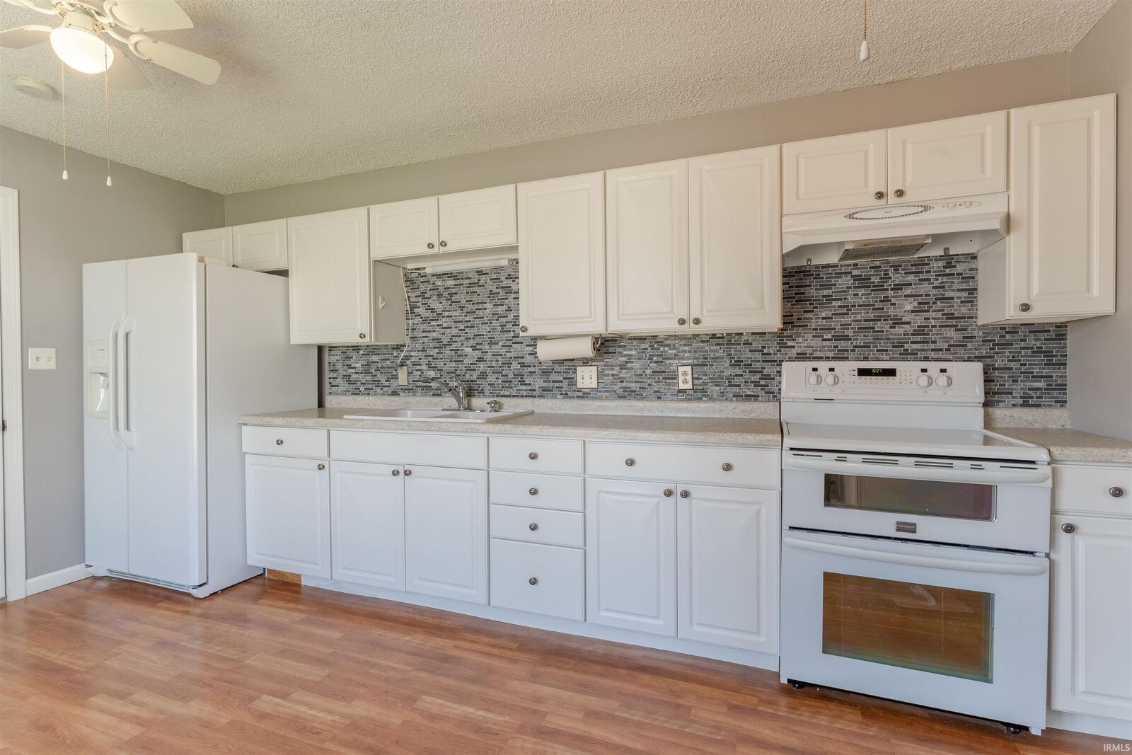 Property Photo:  619 Hemenway Place  IN 47601 