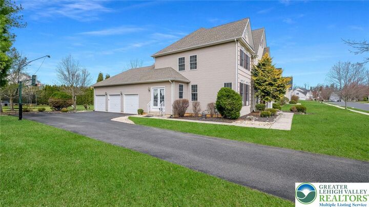 Property Photo:  3423 Courtney  PA 18034 