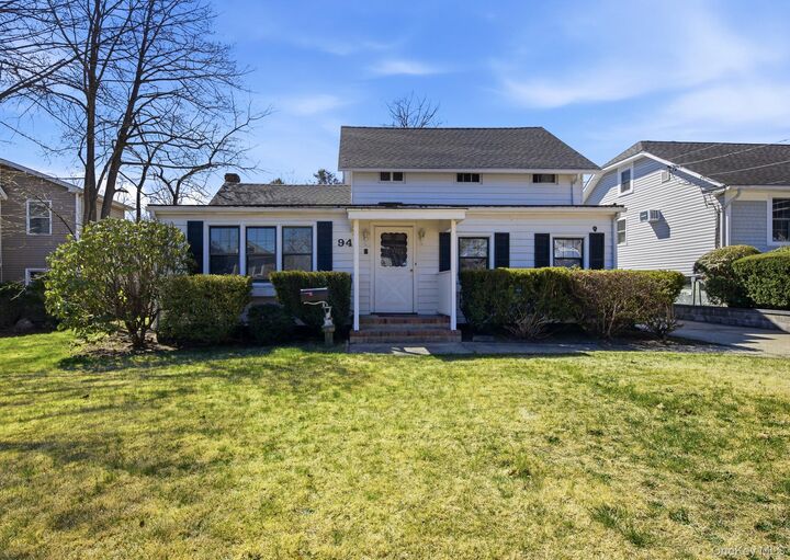 Property Photo:  94 E Lakewood Street  NY 11772 