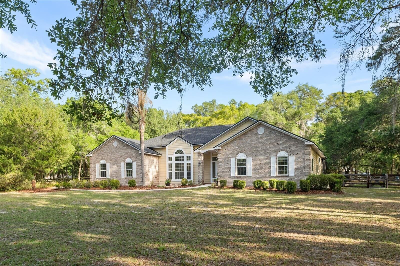 Property Photo:  8600 SW 103rd Avenue  FL 32608 