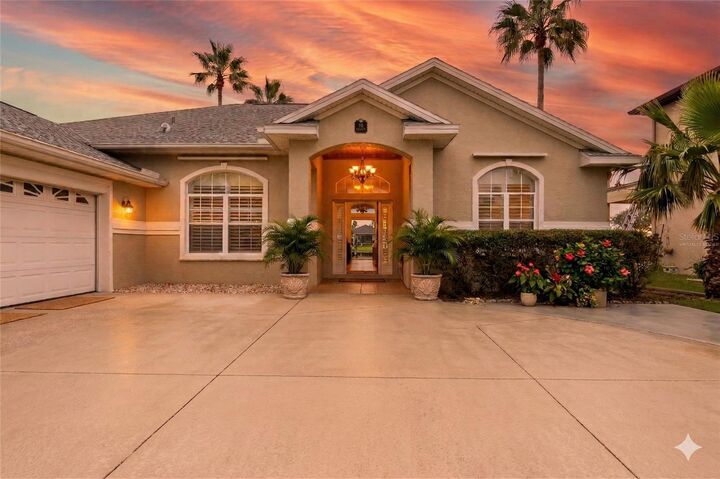 Property Photo:  26 Cochise Court  FL 32137 