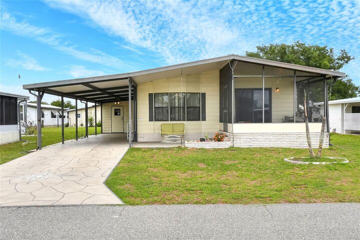 Property Photo:  6473 Peppertree Path NE  FL 33881 