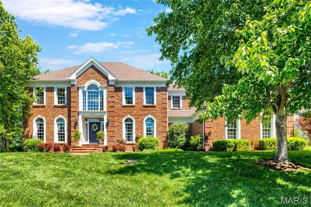 Property Photo:  14301 Manderleigh Woods Drive  MO 63017 