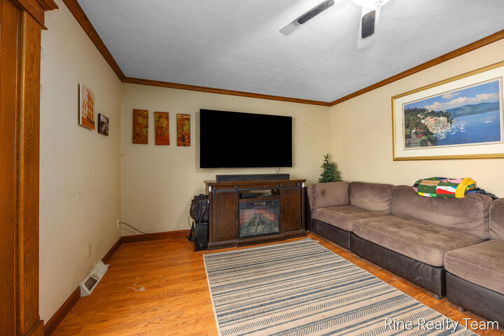 Property Photo: 1555 Knapp Street NE MI 49505