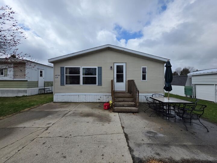Property Photo:  219 Circle Drive  MI 49412 