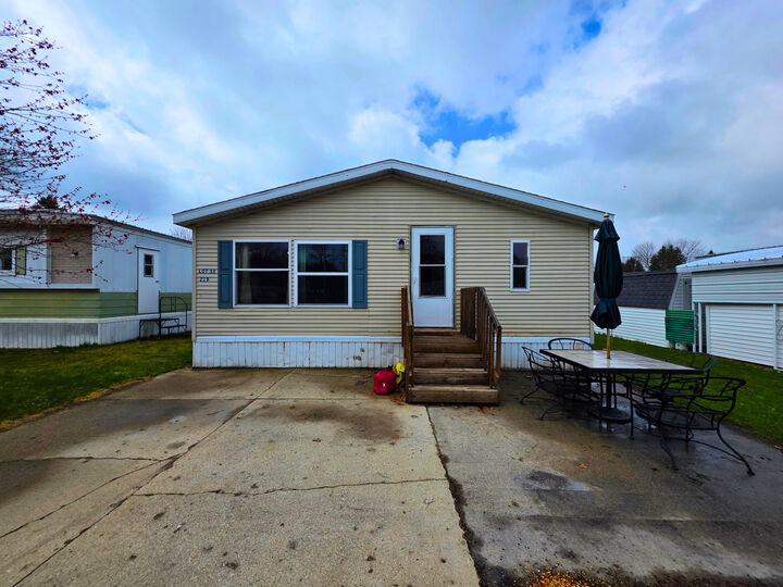 Property Photo:  219 Circle Drive  MI 49412 