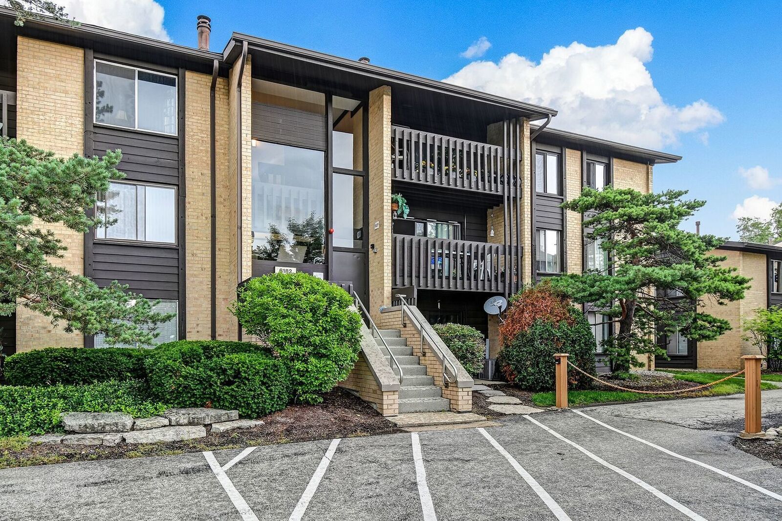 Property Photo:  6182 Pinewood Court 107  IL 60527 