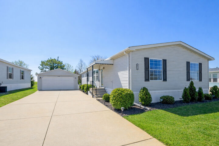 Property Photo: 10719 W Butterfield Drive IL 60423