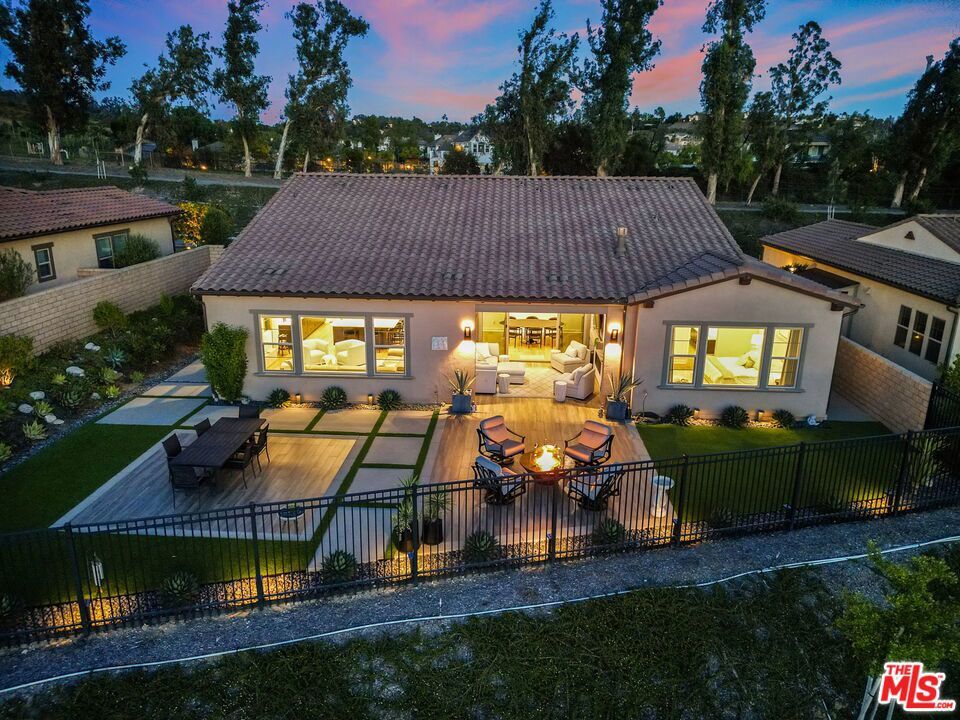 Property Photo:  2501 Presley Court  CA 93012 