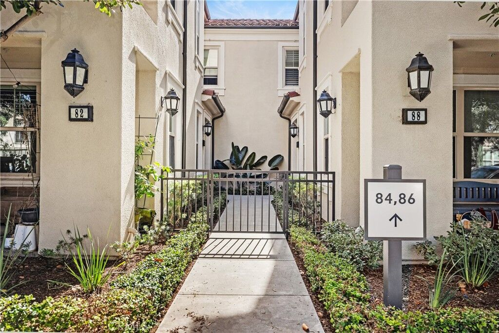 Property Photo: 84 Mayfair CA 92620