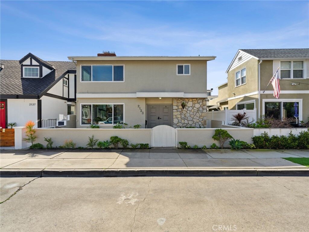 Property Photo:  2133 Miramar Drive  CA 92661 