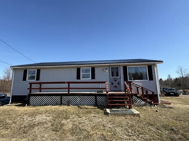 Property Photo:  24 Basin Road  ME 04606 