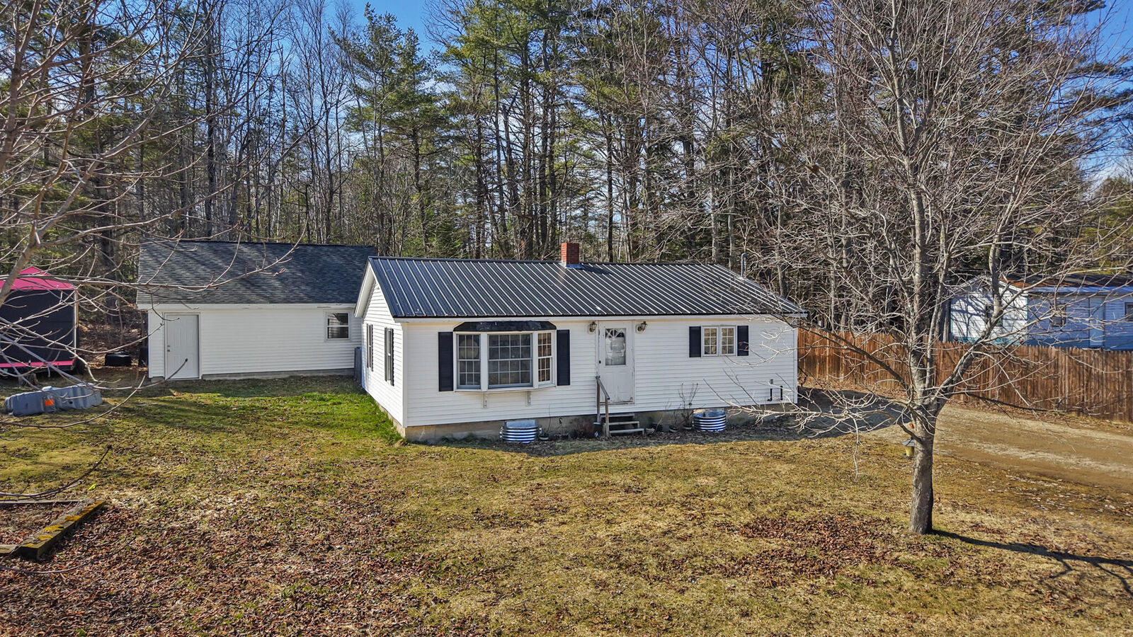 Property Photo:  238 Swan Lake Avenue  ME 04915 