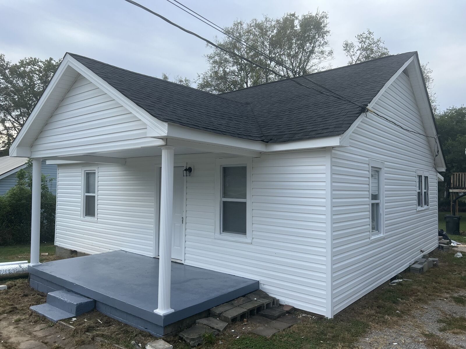 Property Photo:  711A W Eastland St  TN 37066 