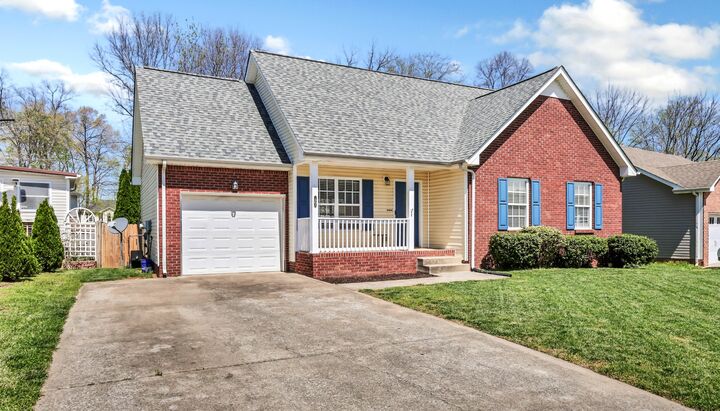 Property Photo:  1305 Southwood Ct  TN 37042 