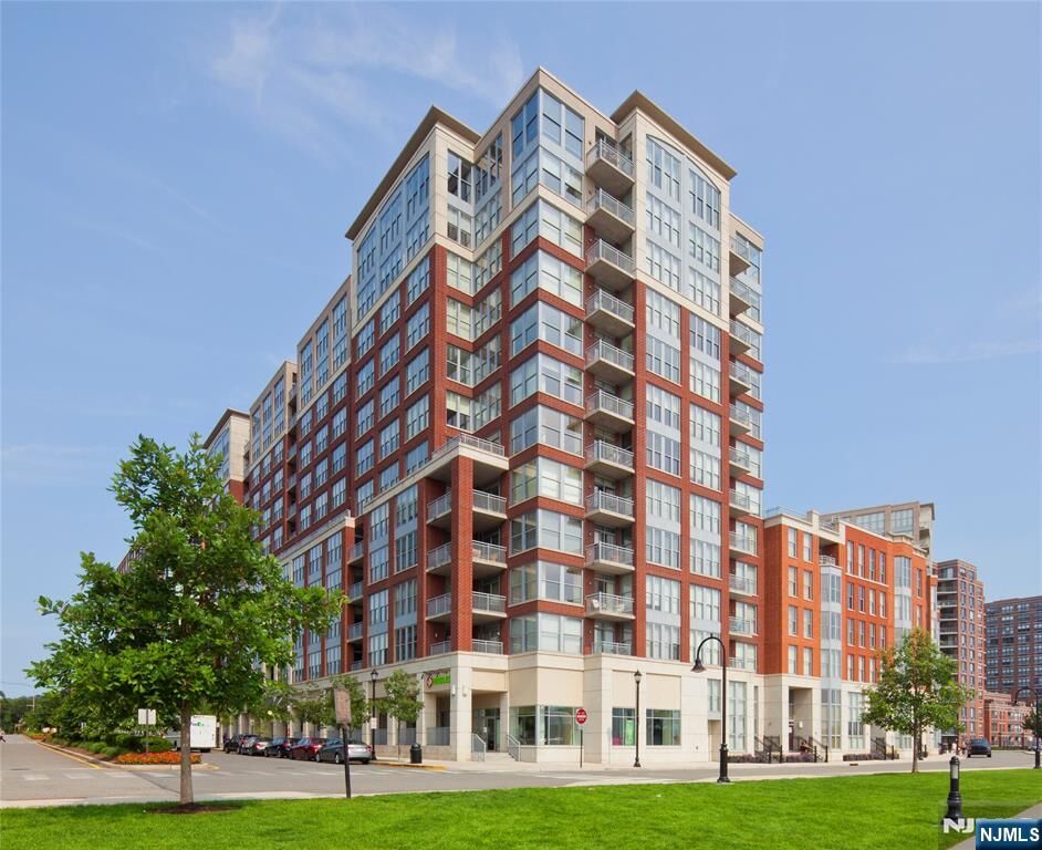 Property Photo:  1125 Maxwell Lane 428  NJ 07030 