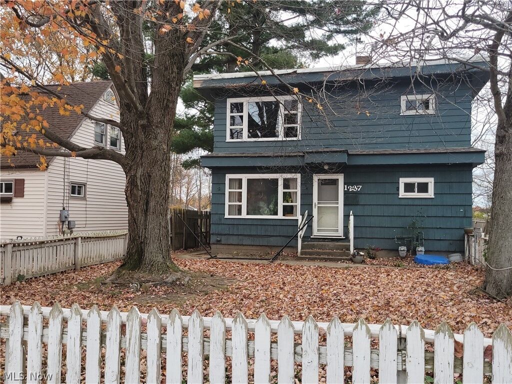 Property Photo: 1237 Overbrook Road OH 44240