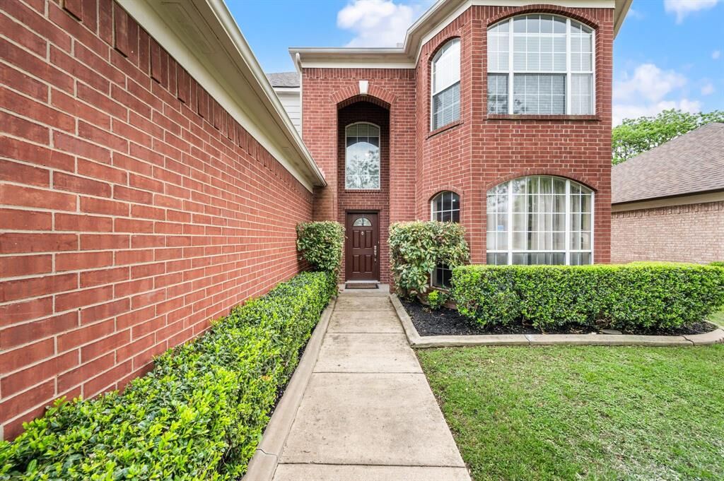 Property Photo:  308 Foreman Drive  TX 76039 
