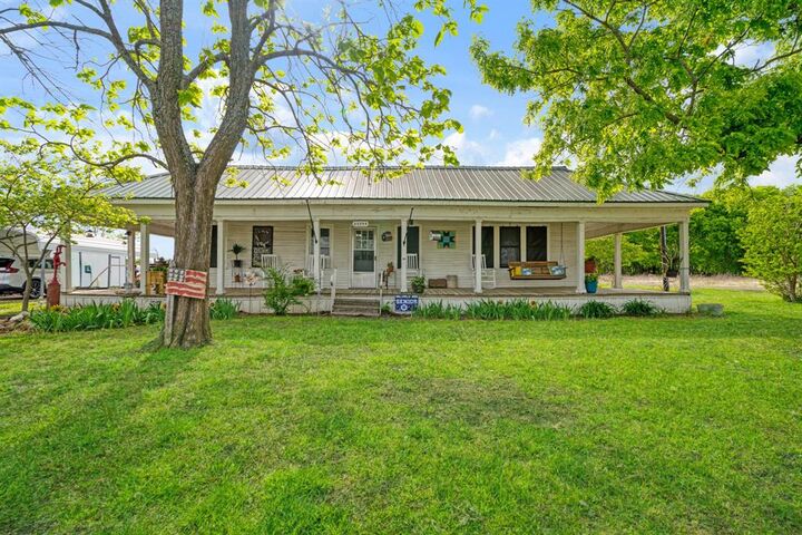 Property Photo: 25099 Farm Road 137 TX 75470