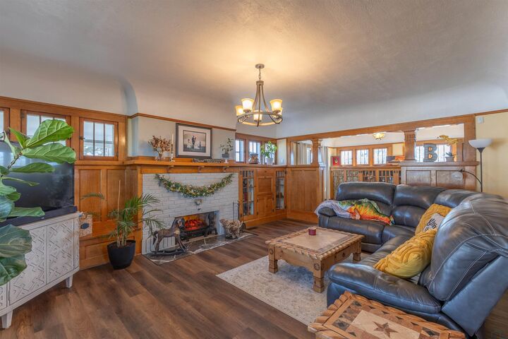 Property Photo:  100 5th Ave  IA 51026 